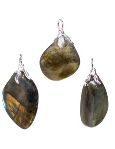 Gemstone pendant labradorite