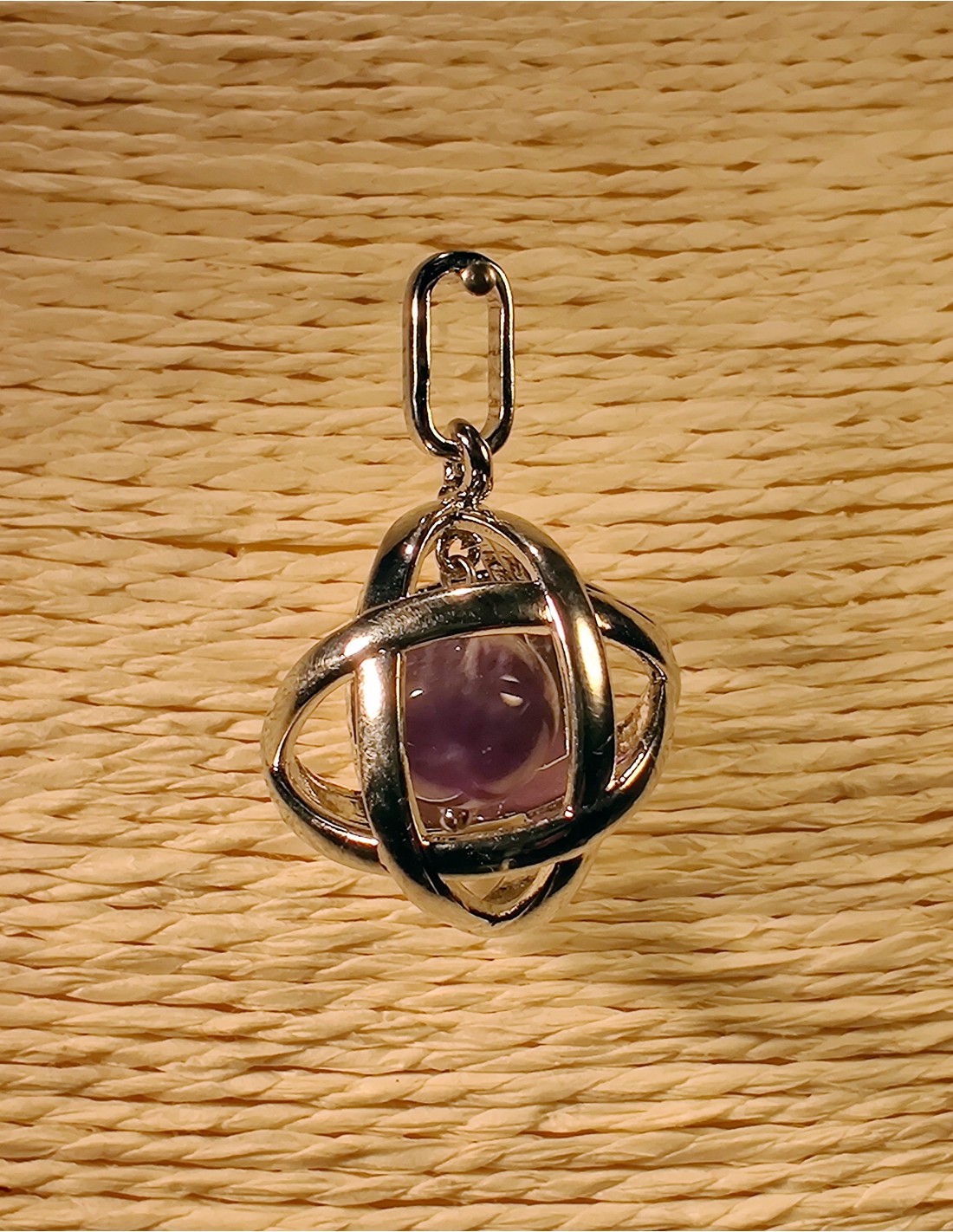 Genesa Crystal Pendant Gold