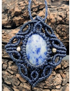 Macrame pendant necklace -...