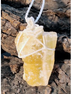 Macrame necklace - Yellow...