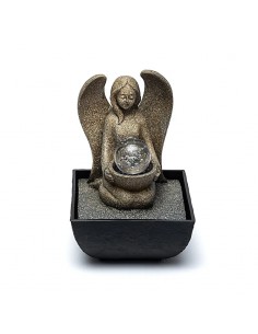 Fontana d'acqua Angelo con sfera